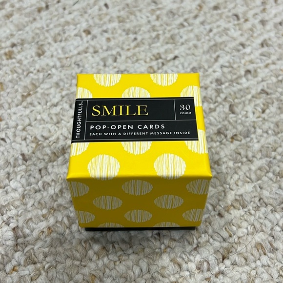 NWOT Thoughtfulls Pop Open Cards ‘Smile’ - Picture 1 of 3